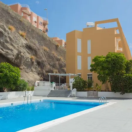 Entero Con Vistas Al Mar En Daire *